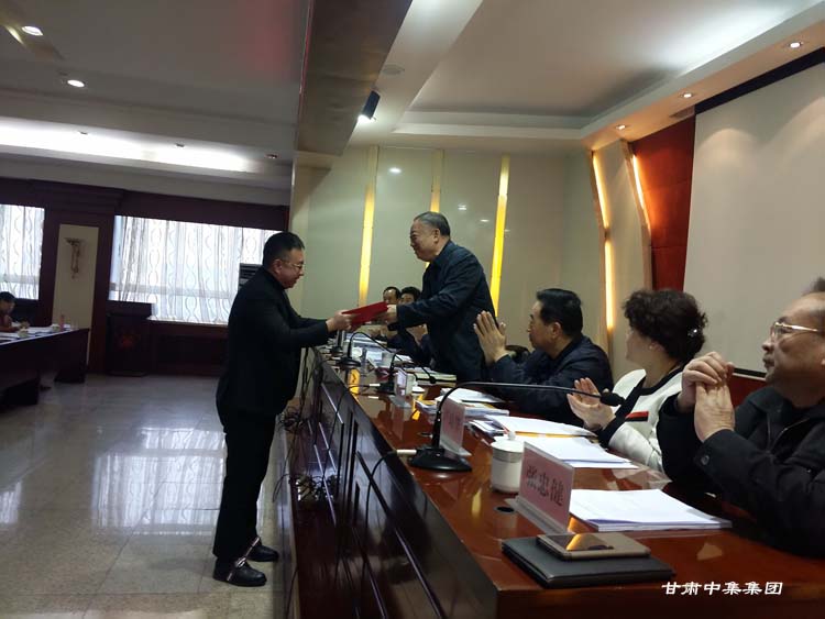 ����ף�R���C�м�..